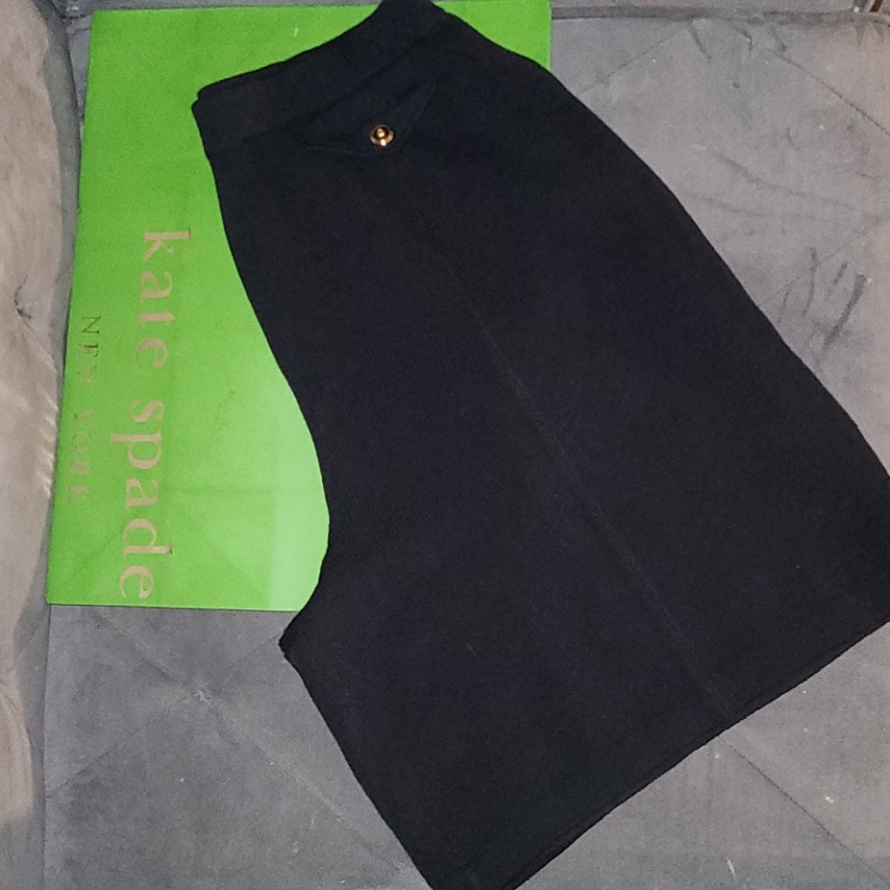 ST.JOHN BLACK PLEATED SHORT SIZE 8 🖤